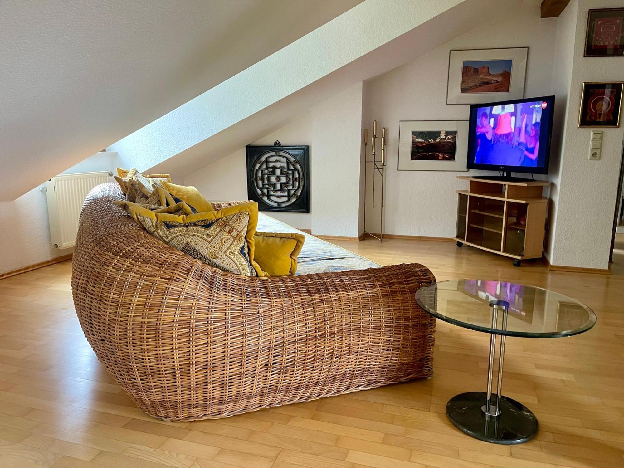 Wunderschoenes Grosses 3 Zimmer Apartament Zentrum Goldstadt Familienfreundlich Mit Garage Pforzheim Ngoại thất bức ảnh
